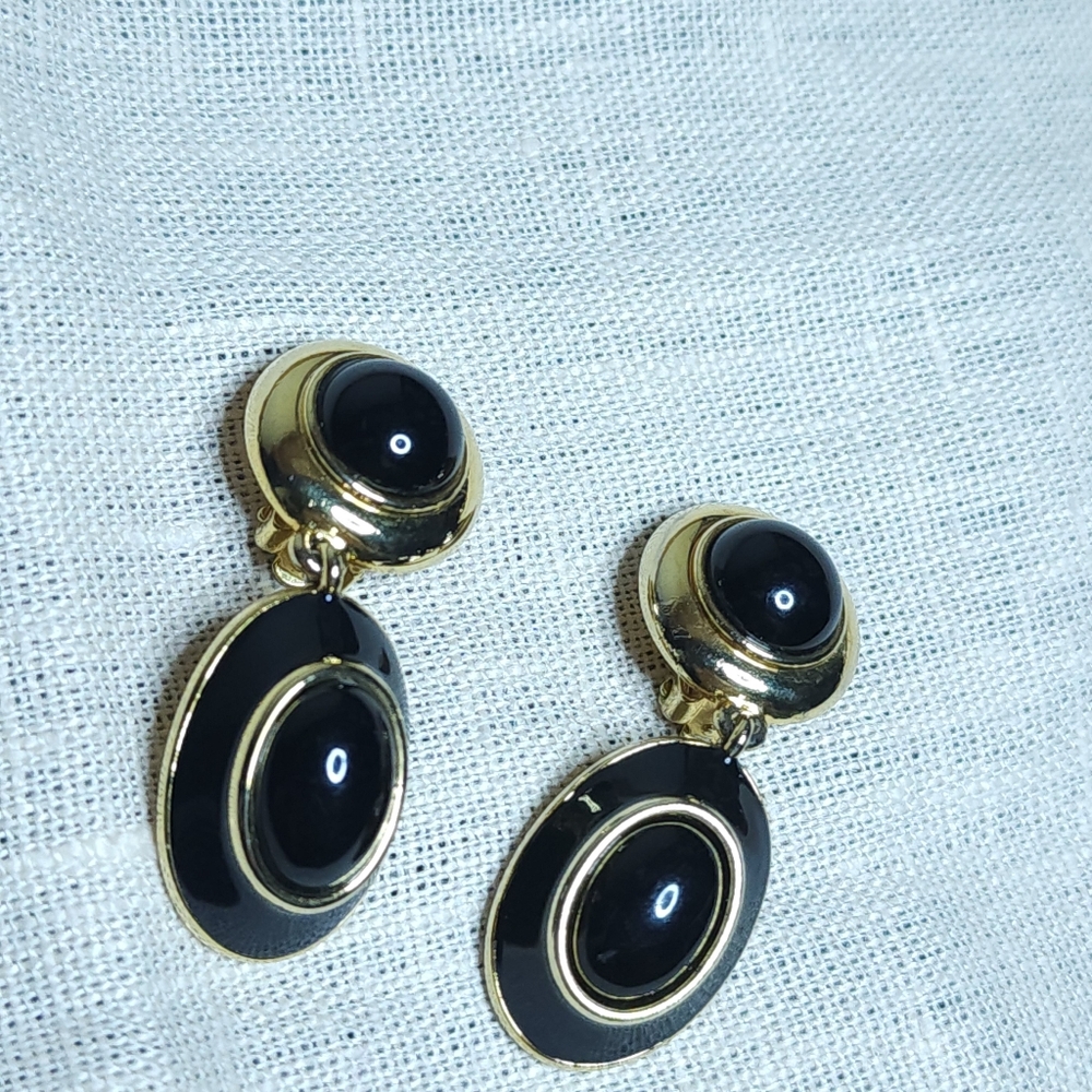 Vintage Clip On Drop Earrings Black Enamel Gold Tone Modernist 60s 2" - Picture 4 of 7